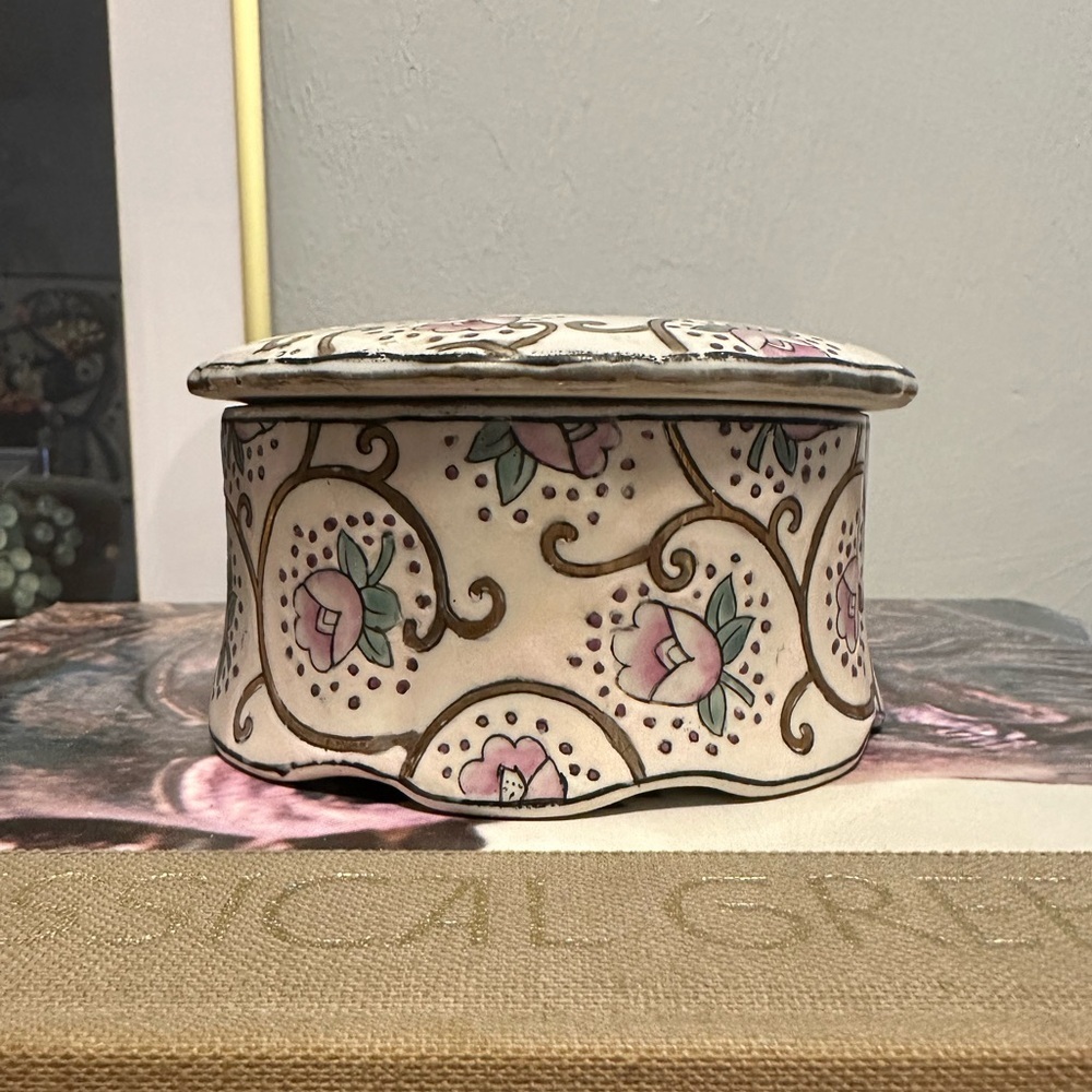 Vintage Floral Ceramic Trinket Box from JCPenney - Cottagecore - EUC